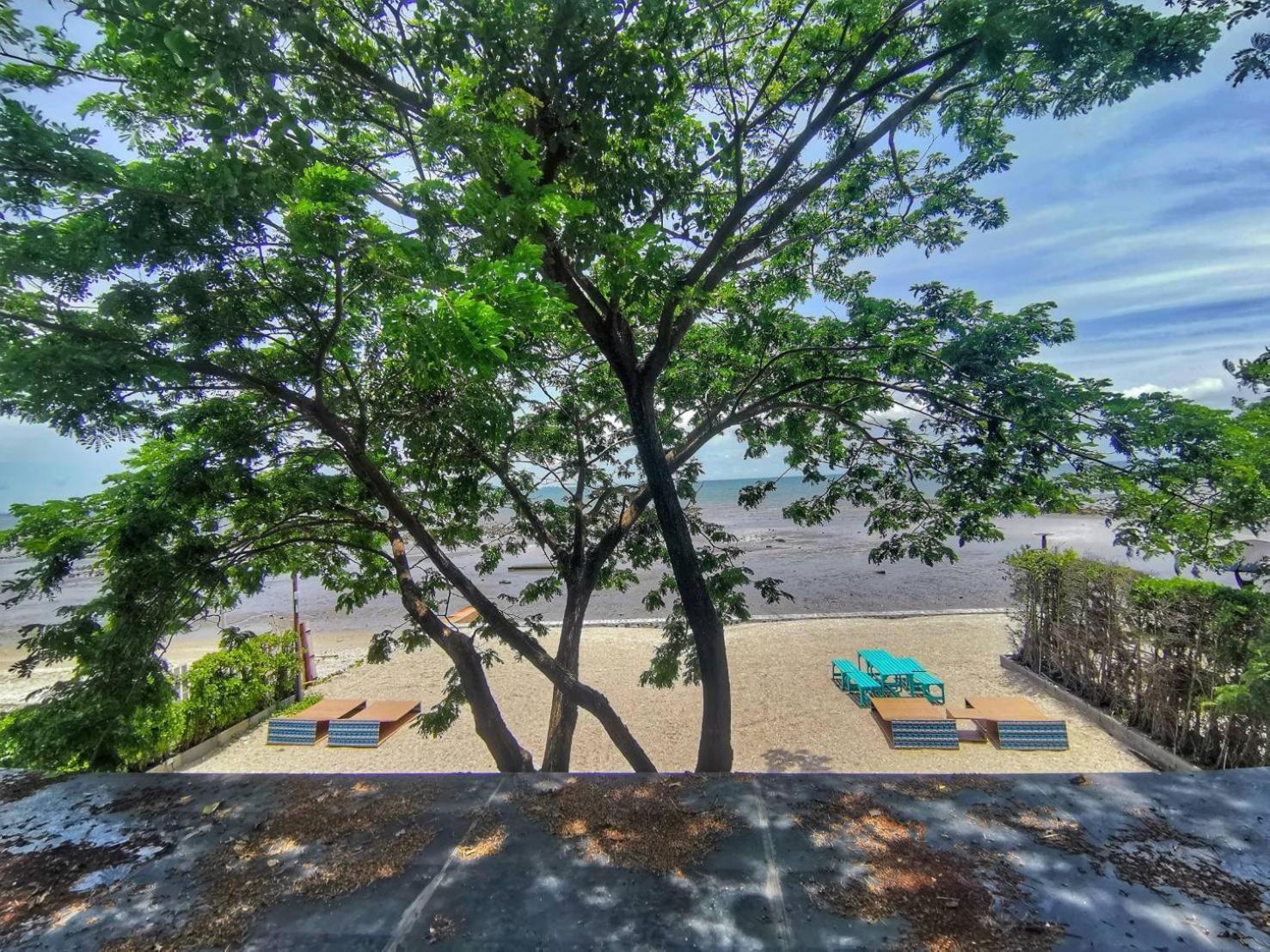Beach Walk Boutique Resort Bang Saen Ruang foto